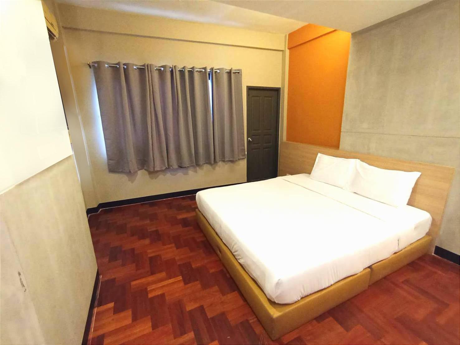 Go Inn Silom โกอินน์ สีลม - สถานีรถไฟฟ้าเซนต์หลุยส์ Bangkok Esterno foto